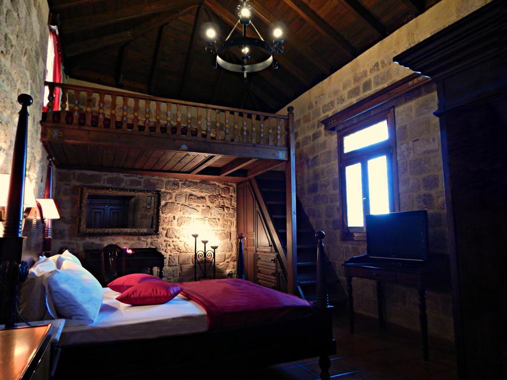 S.nikolis' Historic Boutique