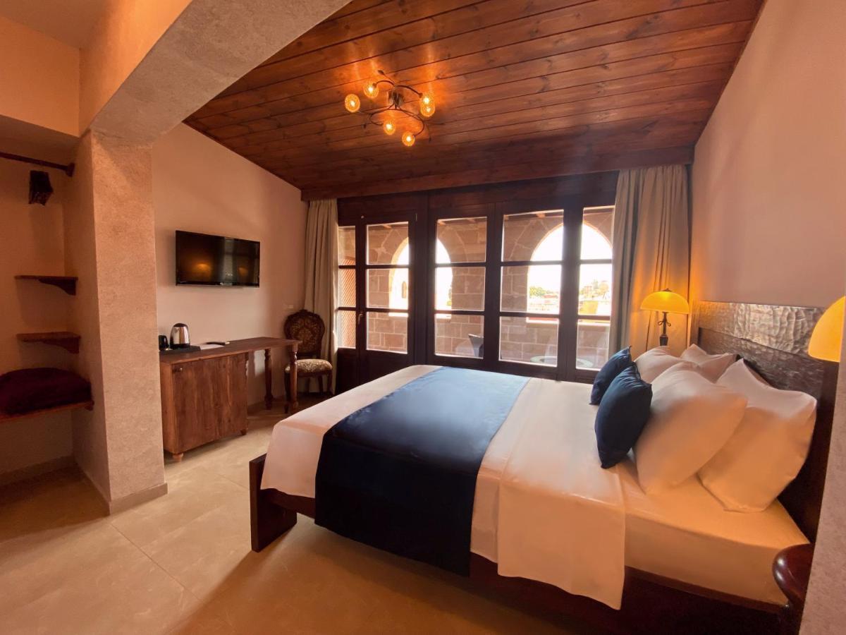 S.nikolis' Historic Boutique Hotel 4*