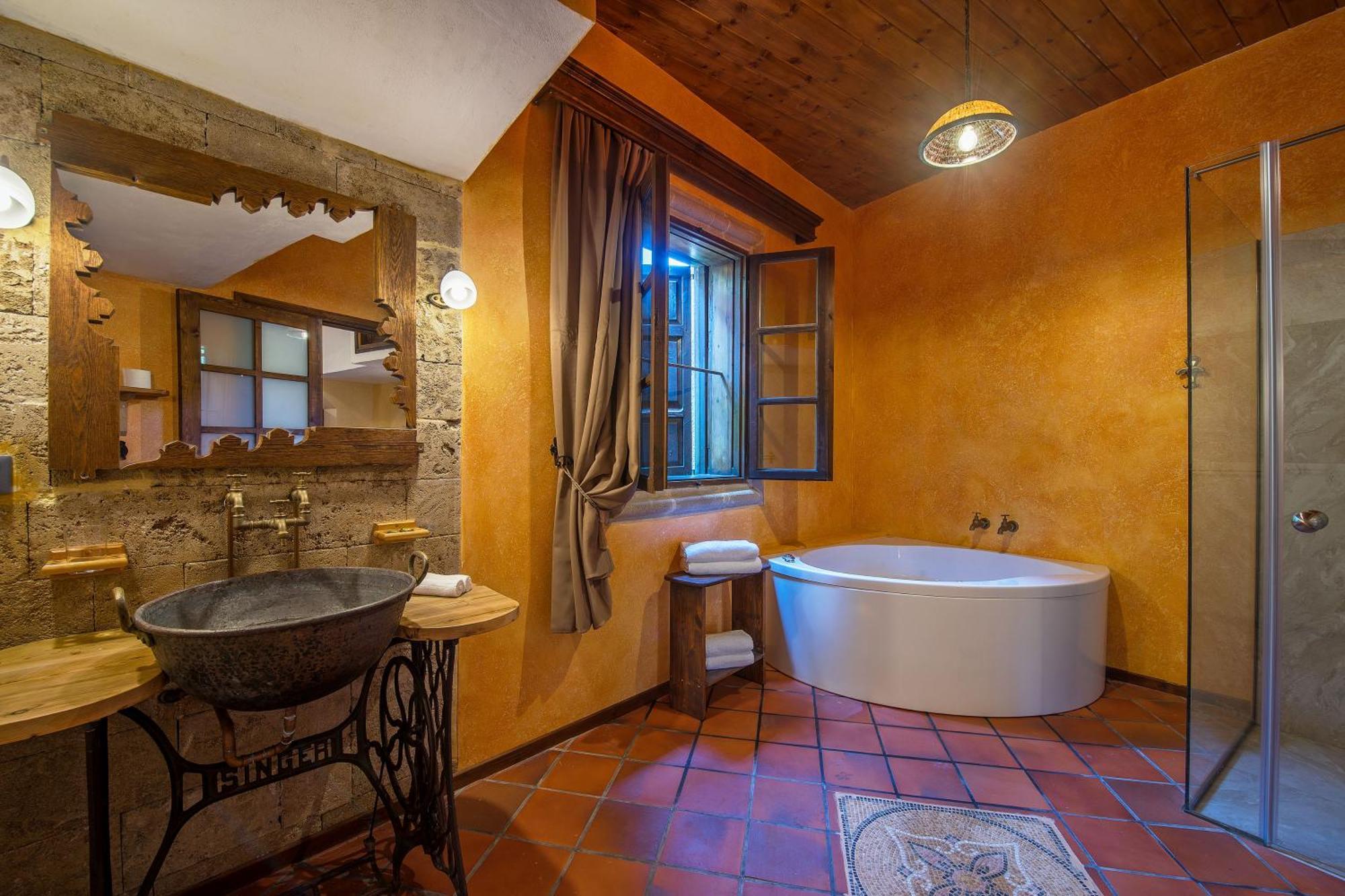 S.nikolis' Historic Boutique Hotel